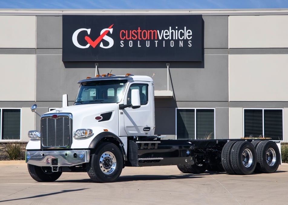 Right View of Peterbilt truck with Cummins Clean Fuel Technologies Side Mount CNG Fuel System
