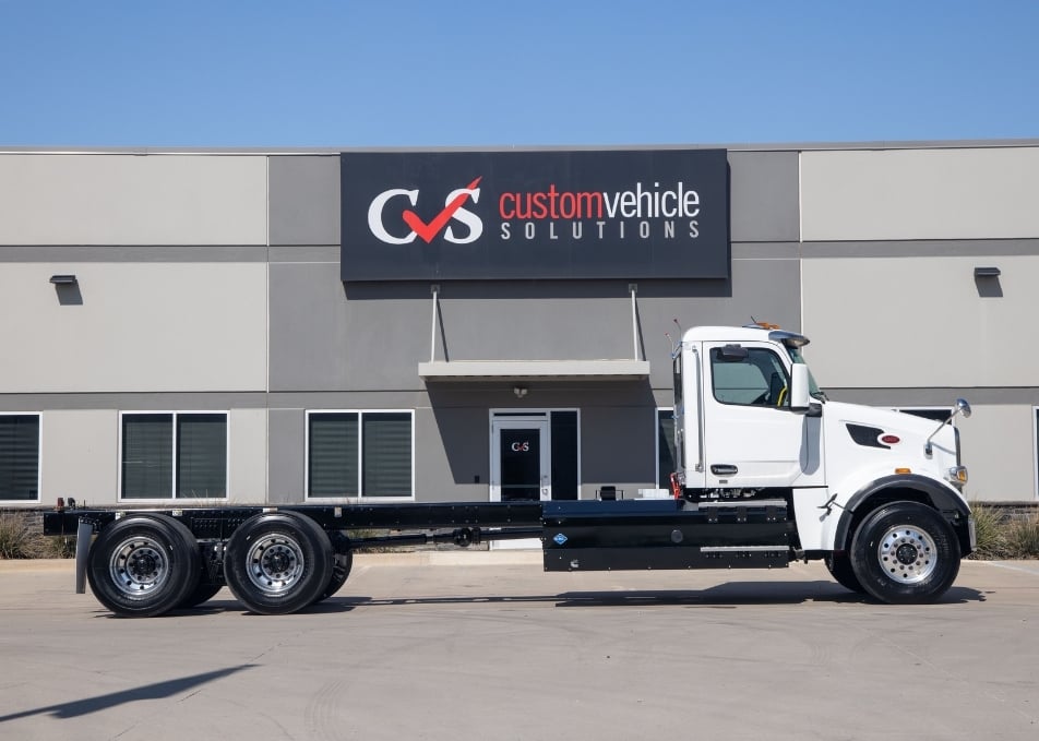Side View of Peterbilt truck with Cummins Clean Fuel Technologies Side Mount CNG Fuel System