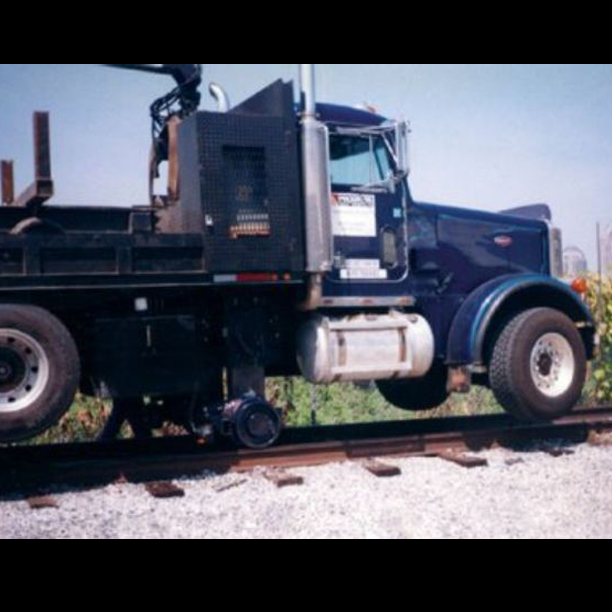 side view of truck with mid-mount rail gear