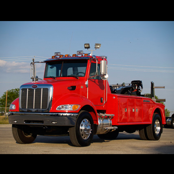 Red Jerr-Dan tow truck