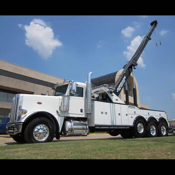 Peterbilt Model 367 50-ton wrecker